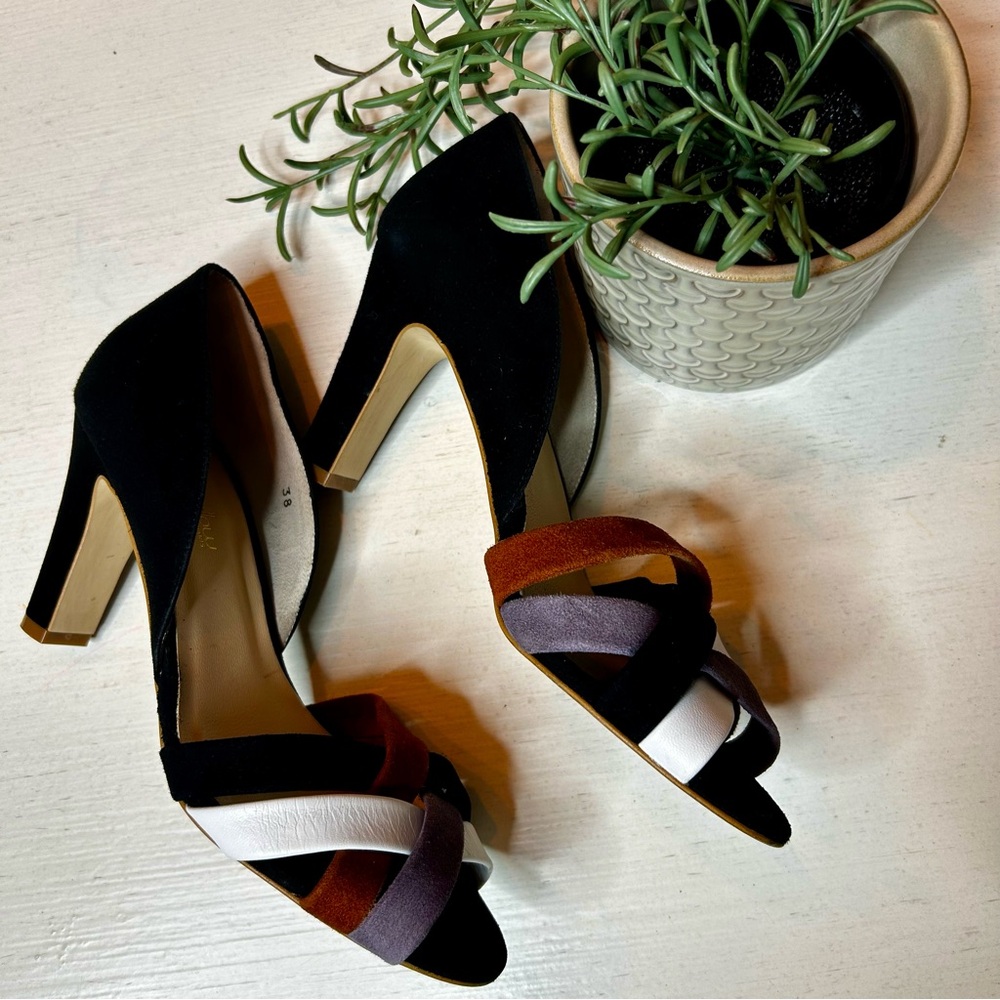 Mellow Yellow Paris heels